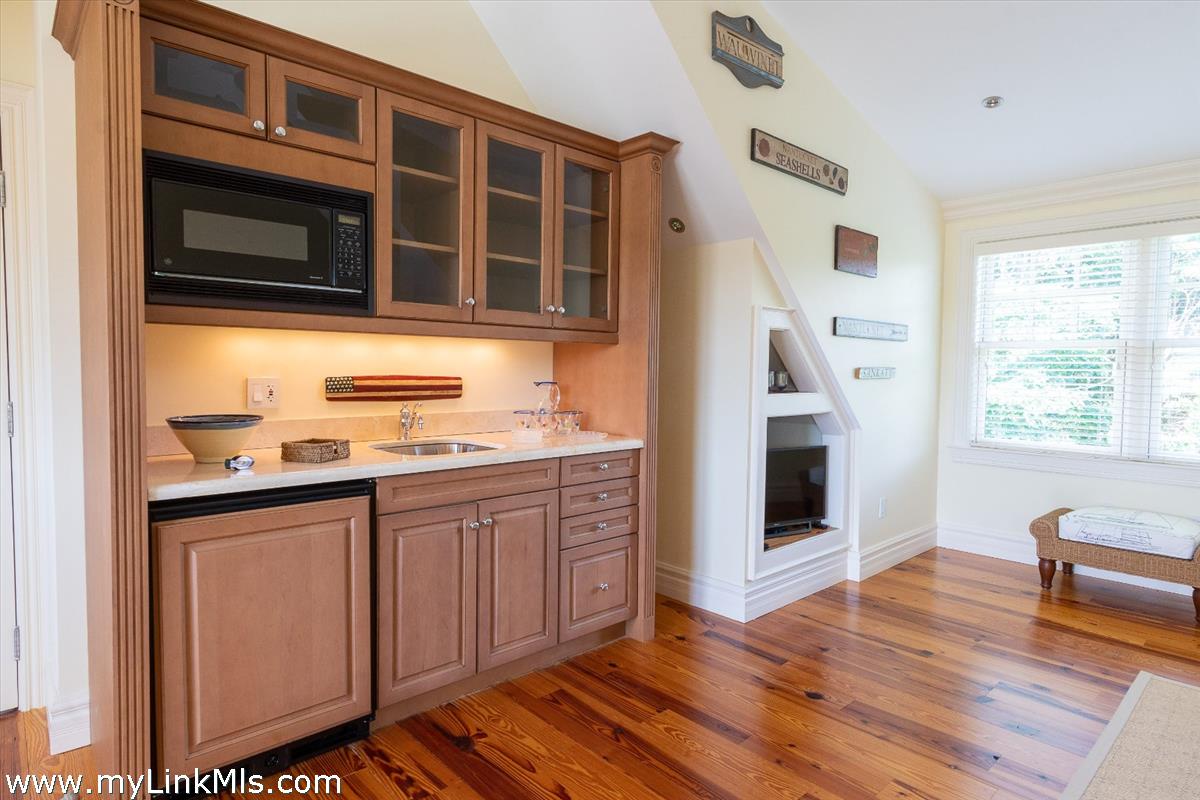 1 Shawkemo Hills Lane