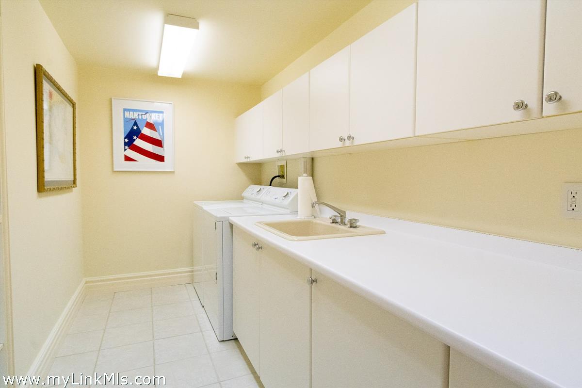 1 Shawkemo Hills Lane