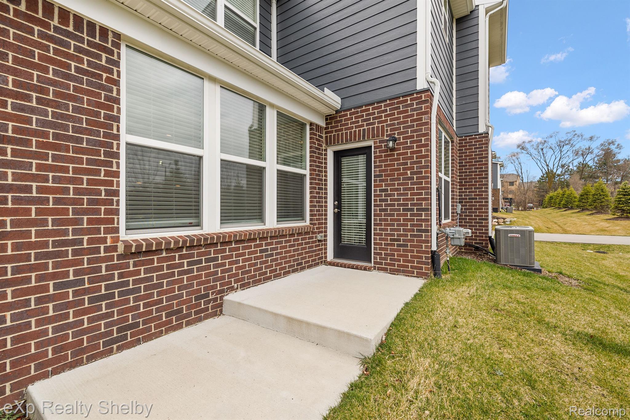 22486 Woodbridge Lane