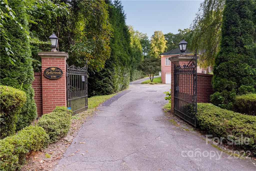 2781 Laurel Park Highway