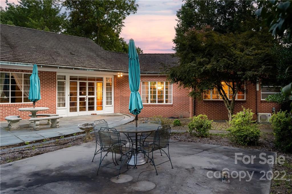 2781 Laurel Park Highway