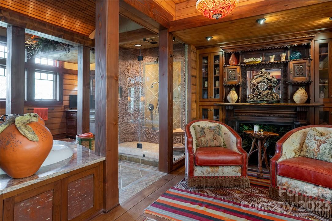 1907 Flattop Cliffs Drive