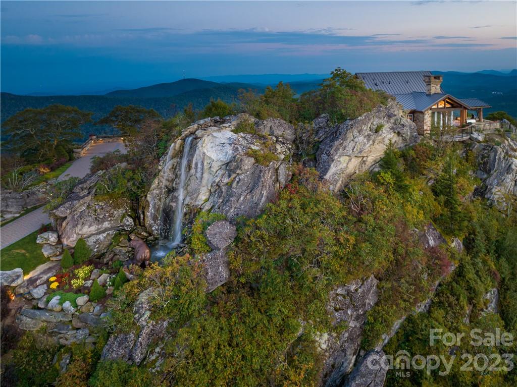 1907 Flattop Cliffs Drive