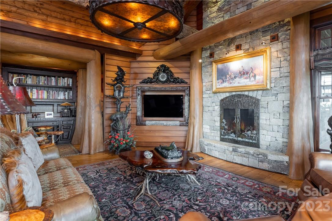 1907 Flattop Cliffs Drive