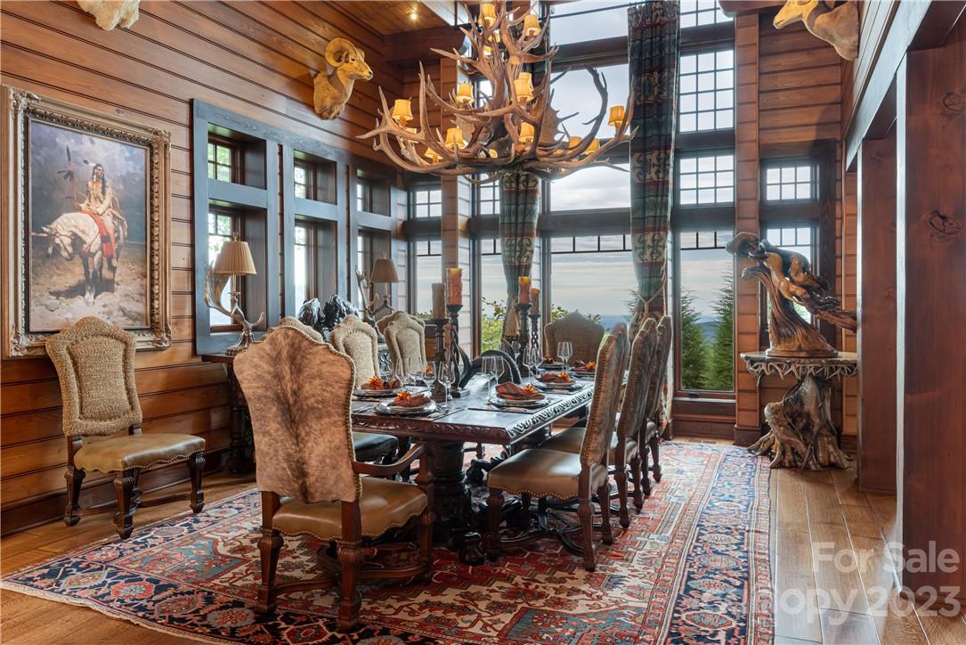 1907 Flattop Cliffs Drive