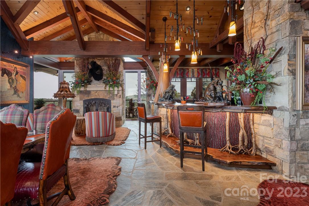 1907 Flattop Cliffs Drive