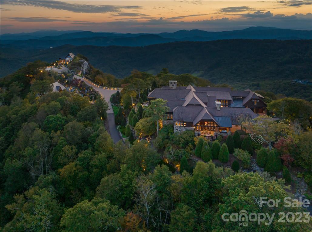 1907 Flattop Cliffs Drive