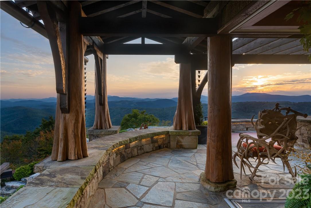 1907 Flattop Cliffs Drive