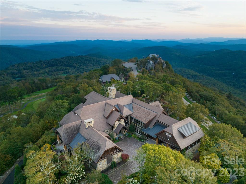 1907 Flattop Cliffs Drive