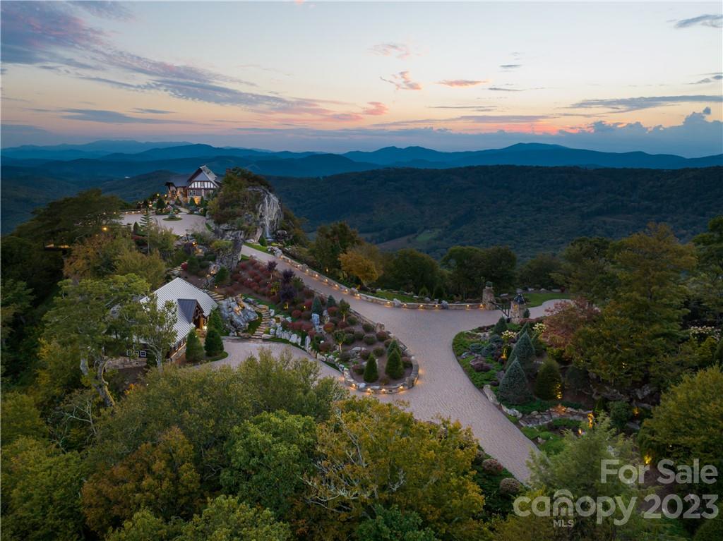 1907 Flattop Cliffs Drive