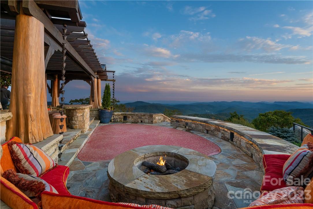 1907 Flattop Cliffs Drive