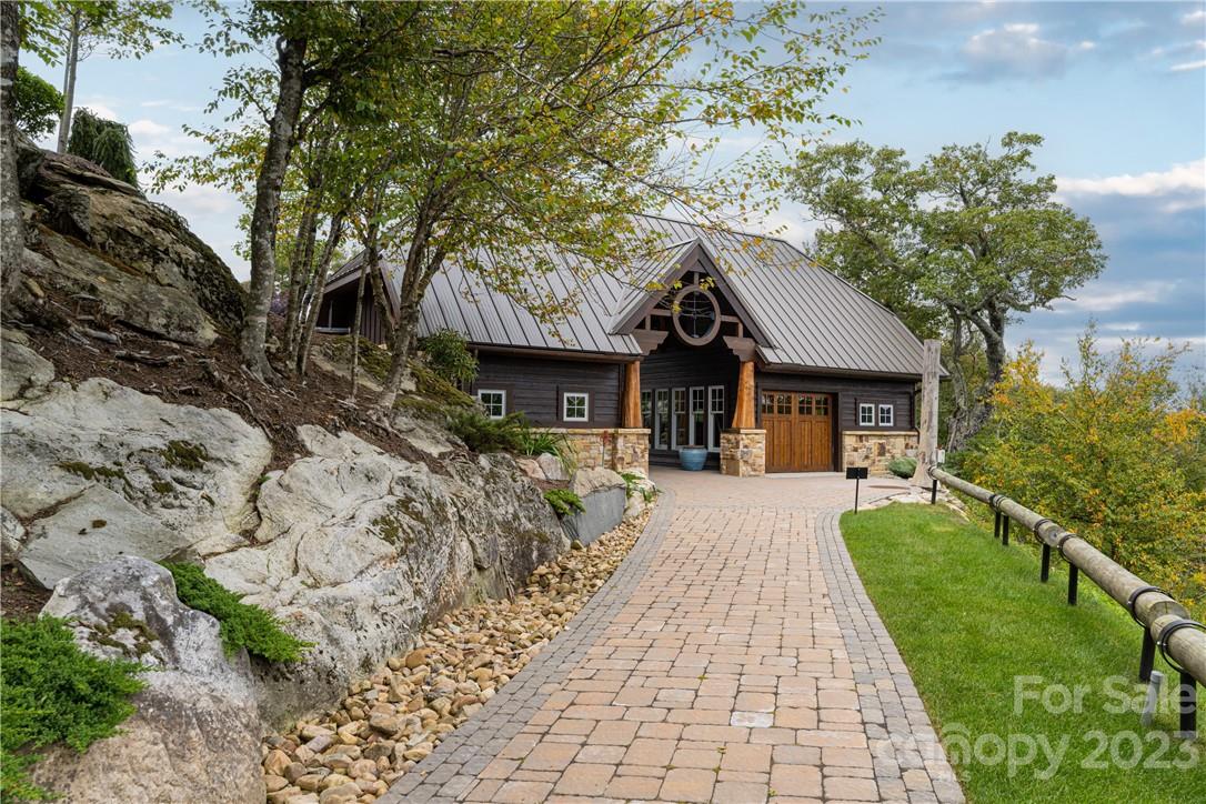 1907 Flattop Cliffs Drive