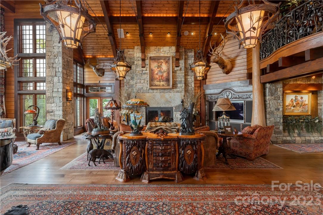 1907 Flattop Cliffs Drive