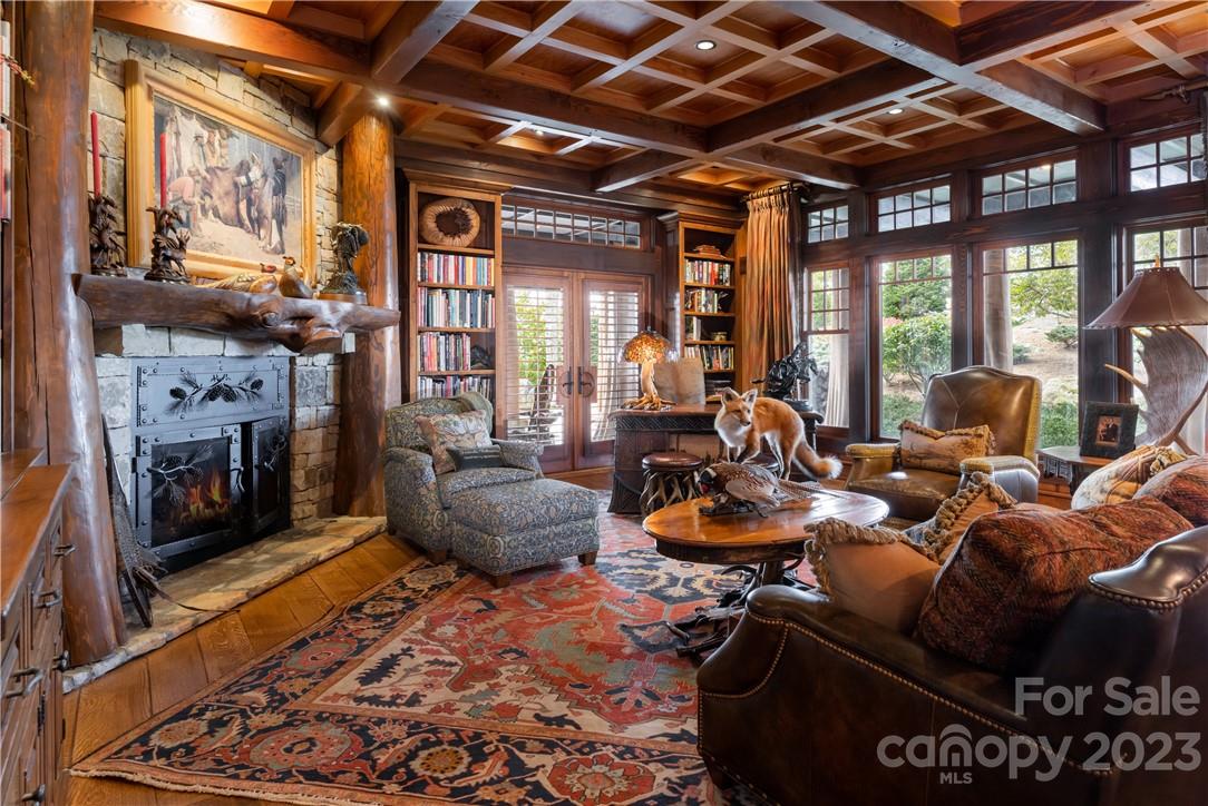 1907 Flattop Cliffs Drive