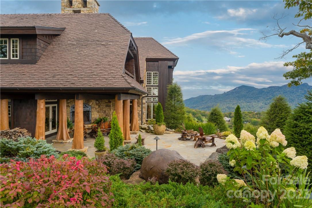 1907 Flattop Cliffs Drive