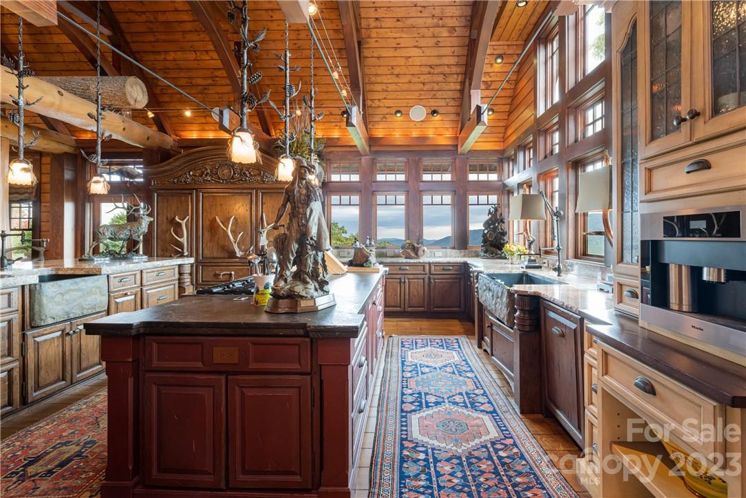 1907 Flattop Cliffs Drive