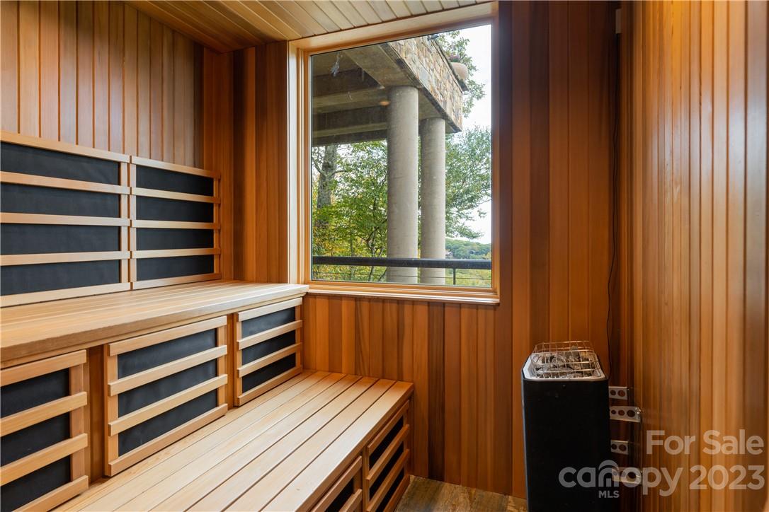 1907 Flattop Cliffs Drive