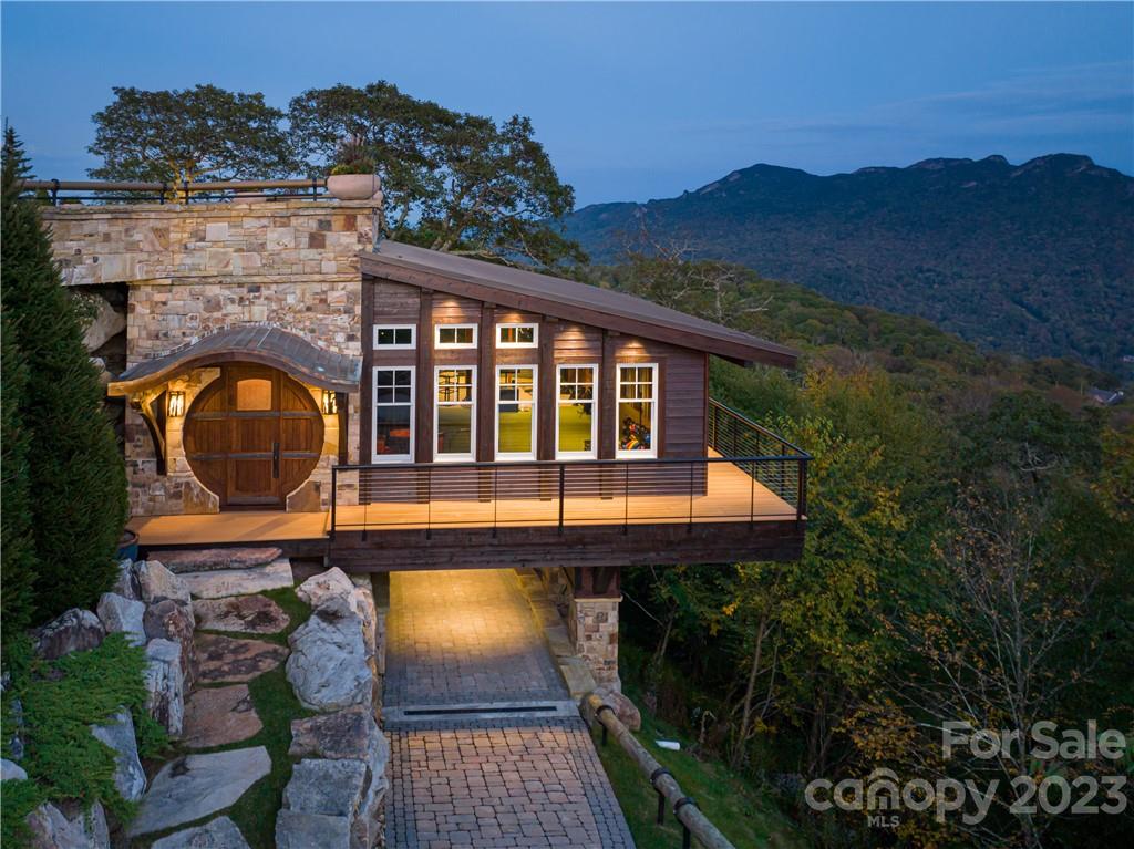 1907 Flattop Cliffs Drive