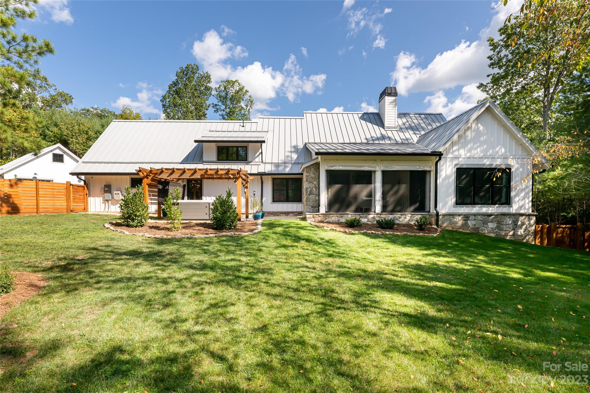 23 Lance Valley Court