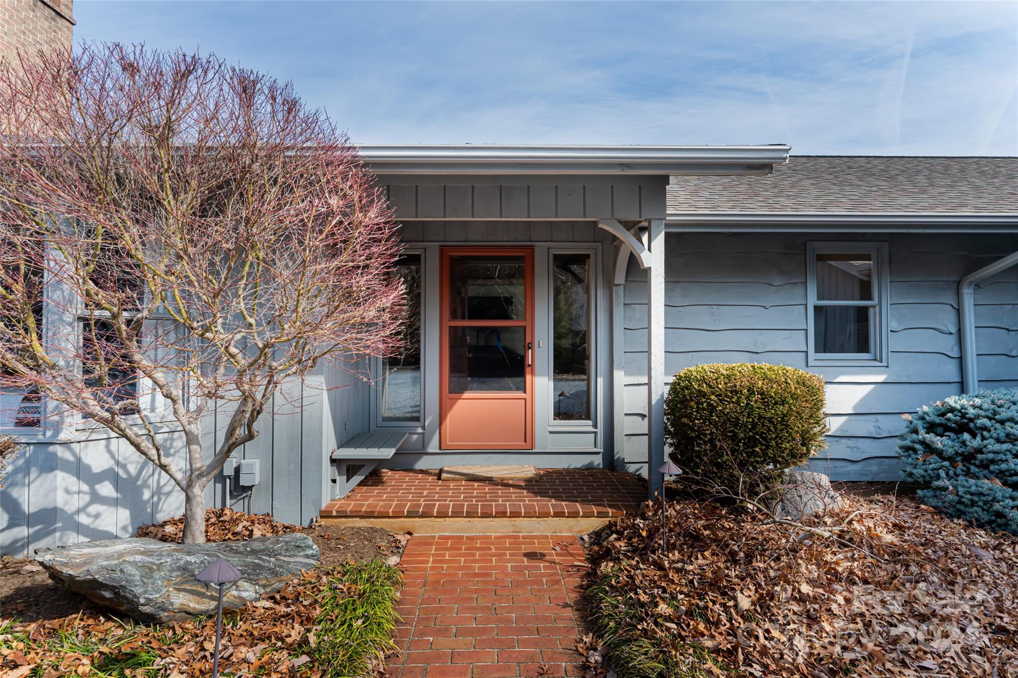 888 Country Club Road