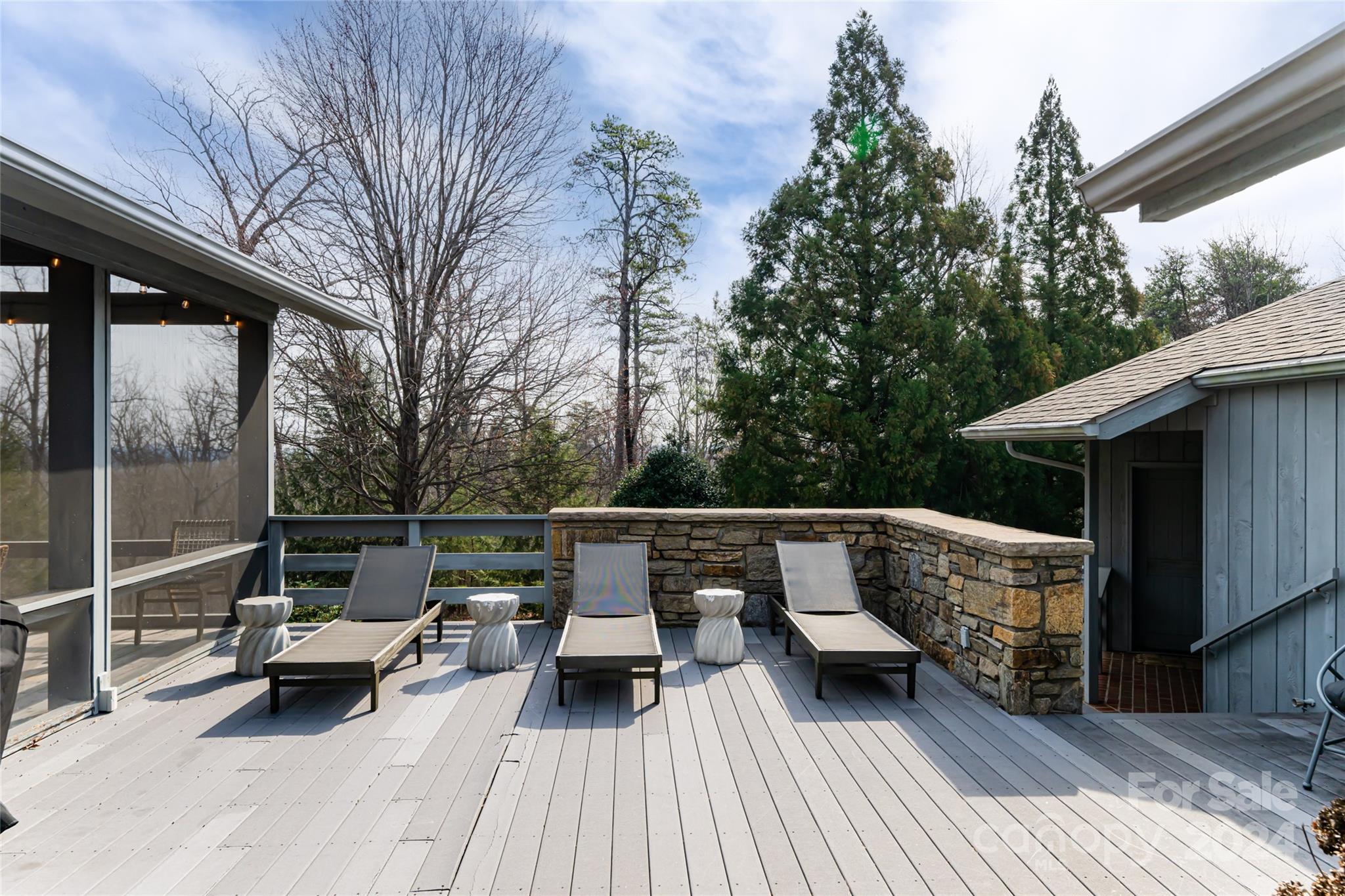 888 Country Club Road