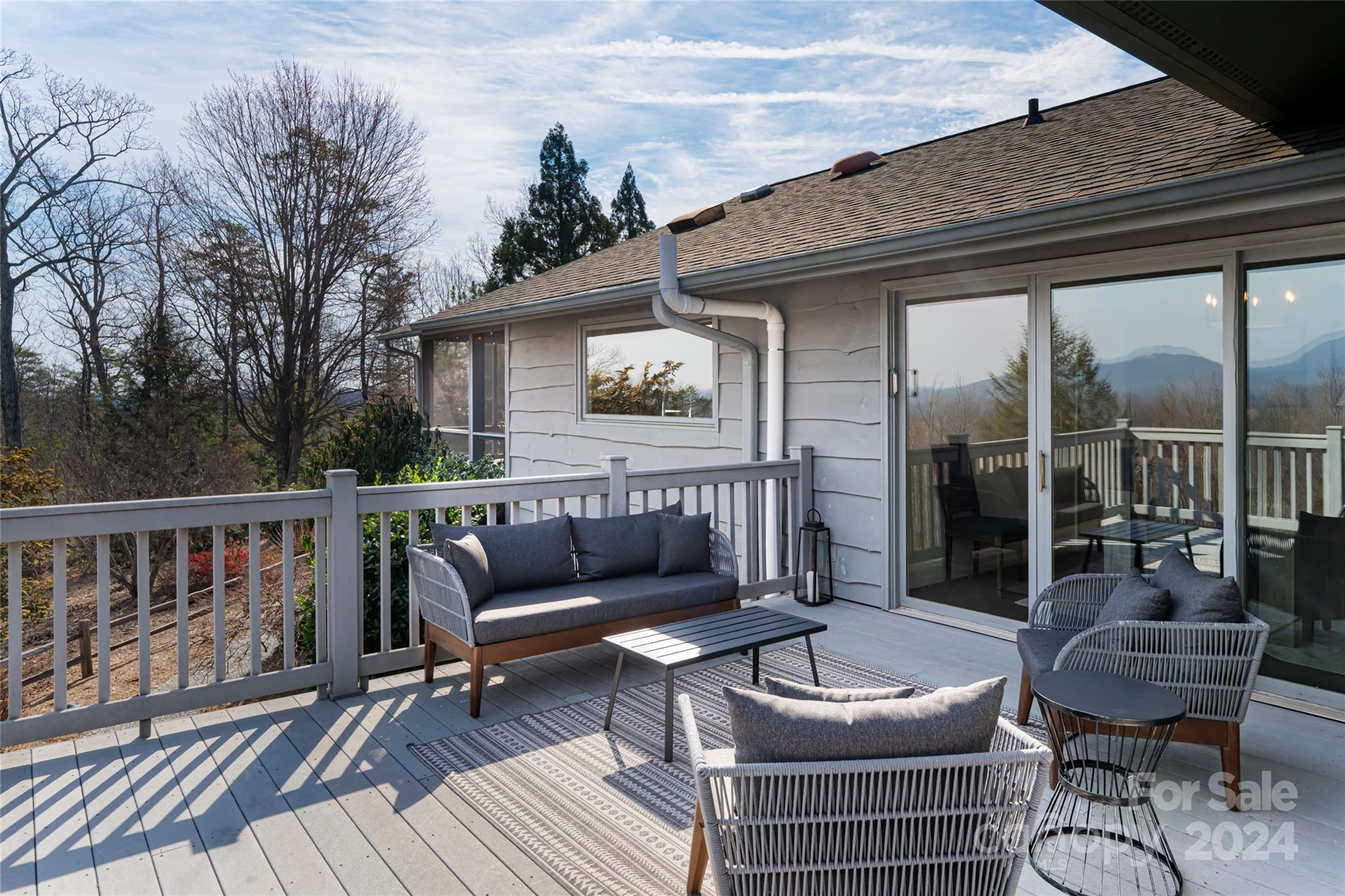 888 Country Club Road