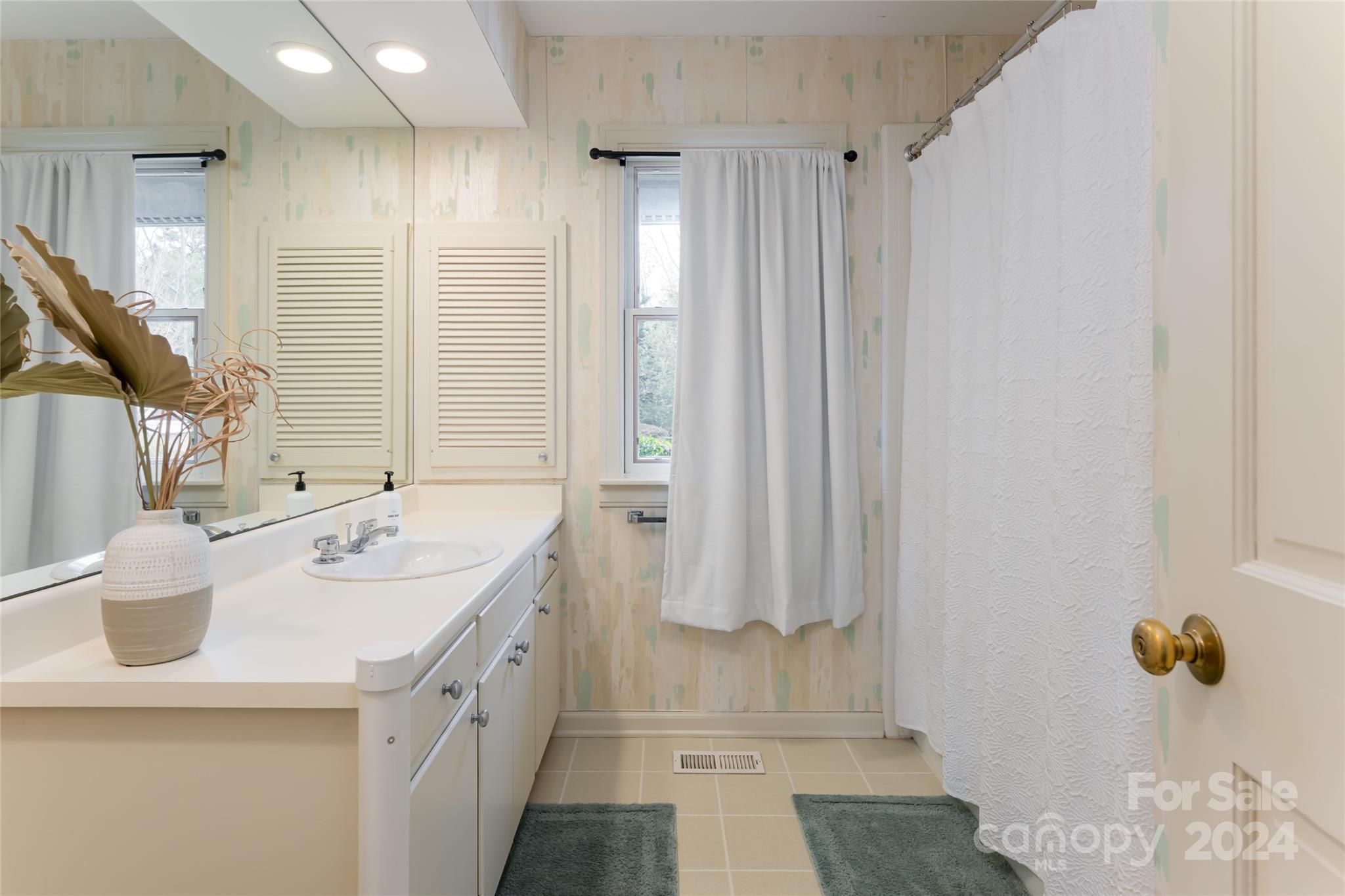 888 Country Club Road