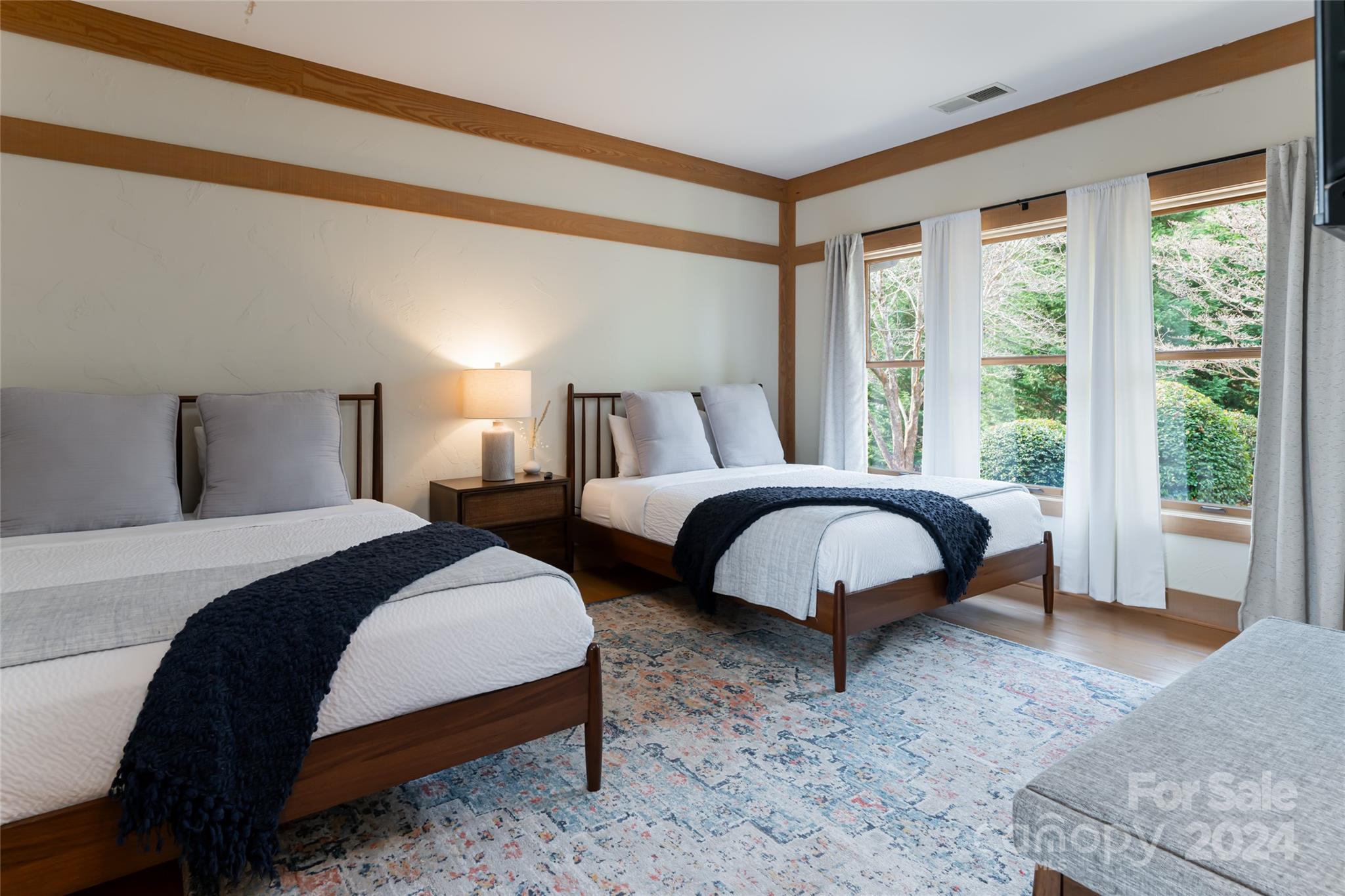 888 Country Club Road