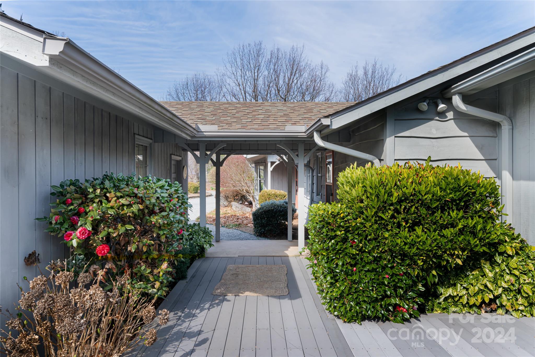 888 Country Club Road