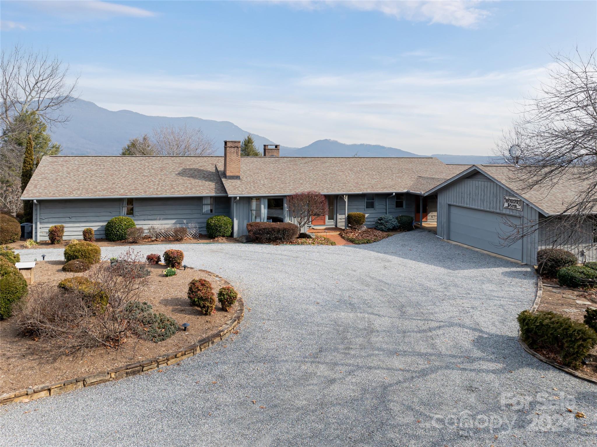 888 Country Club Road