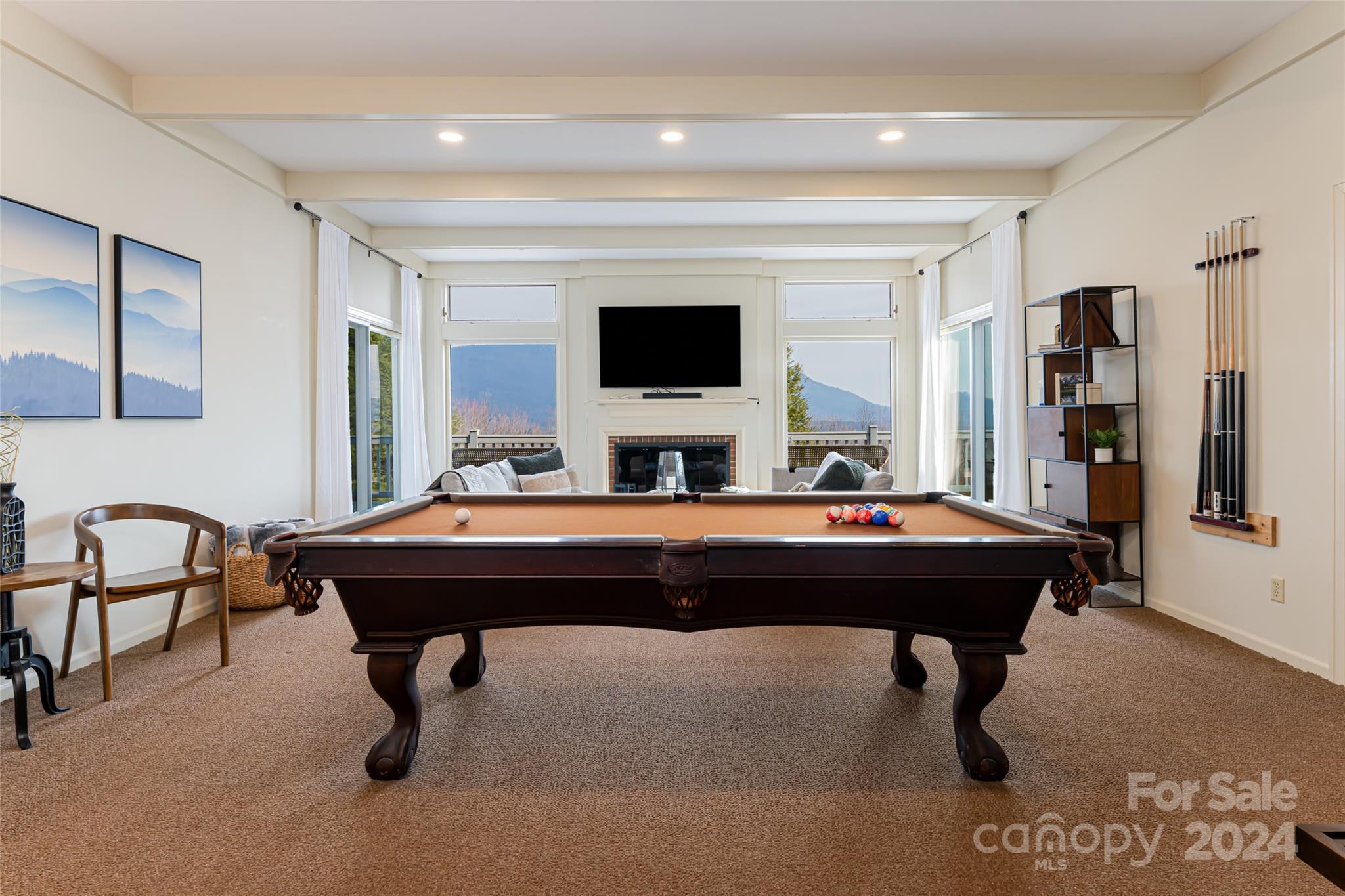 888 Country Club Road