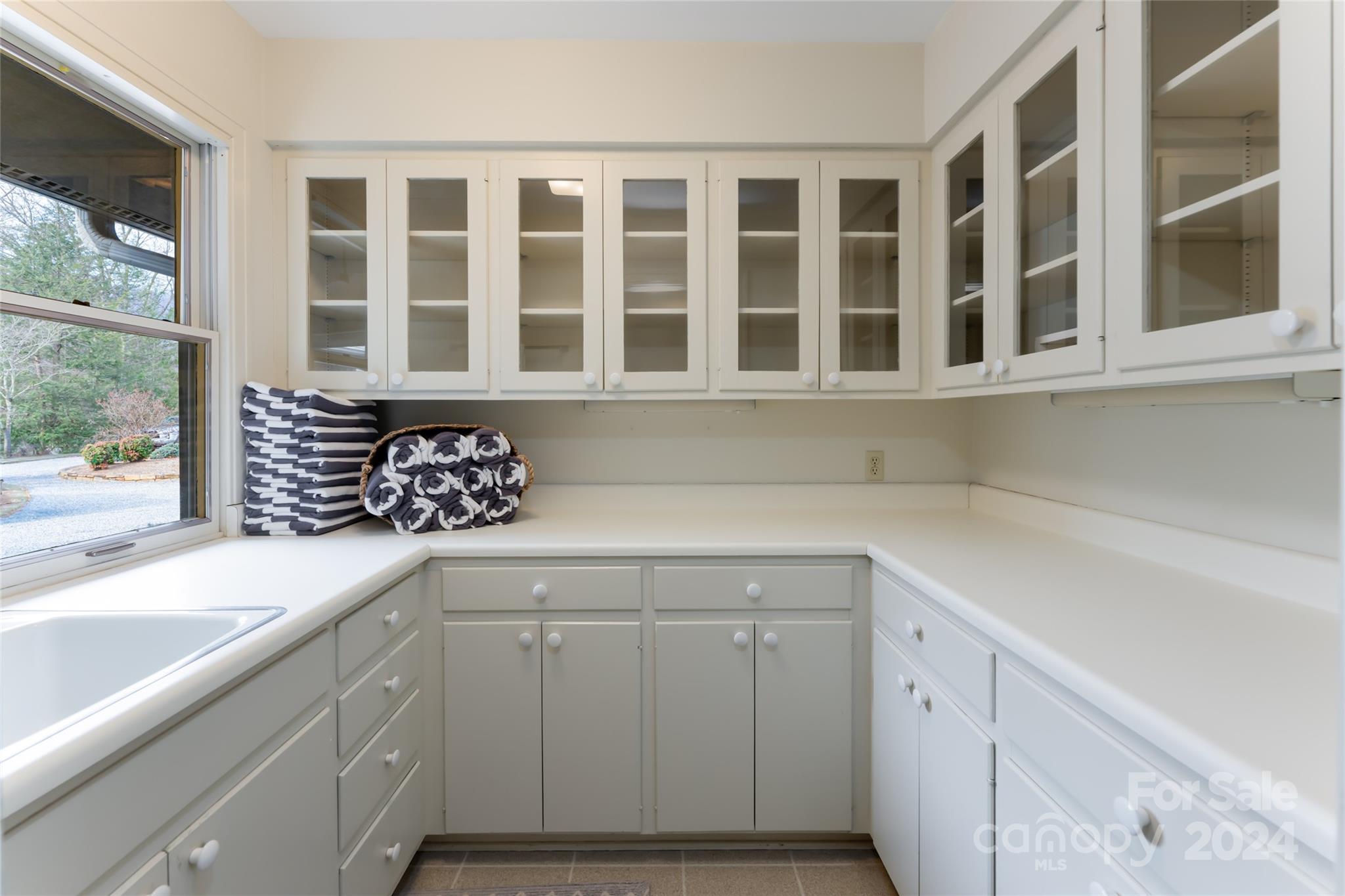 888 Country Club Road