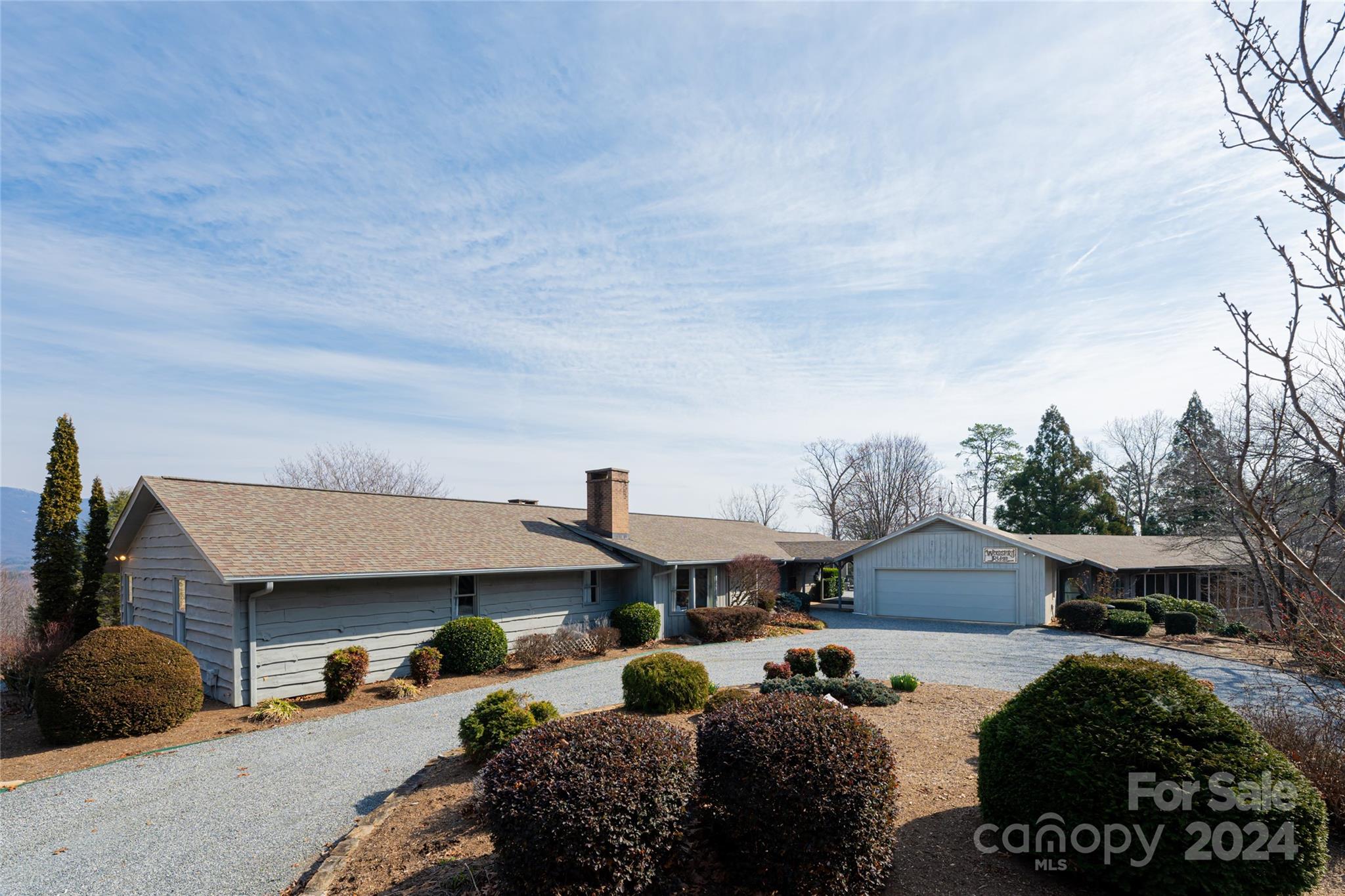 888 Country Club Road