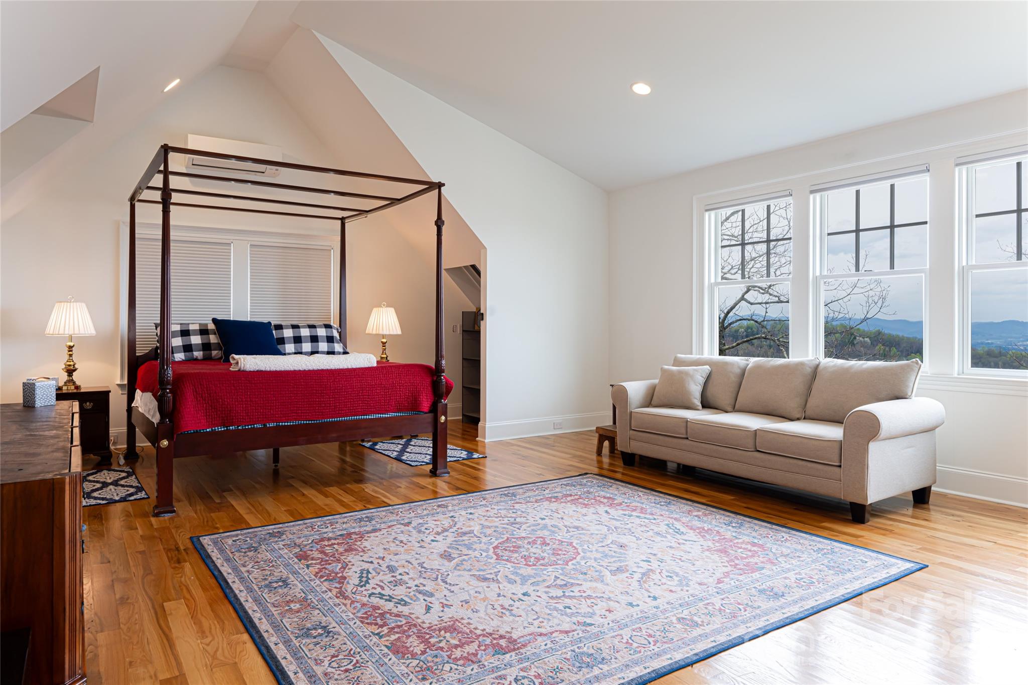 1040 James Estate Lane