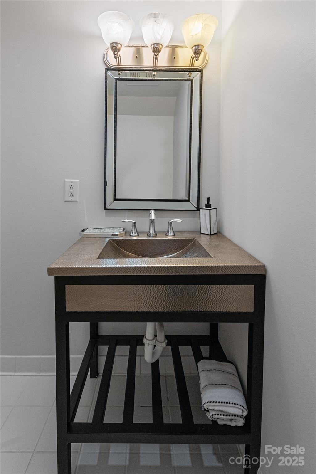 6 Village Lane Unit: B100