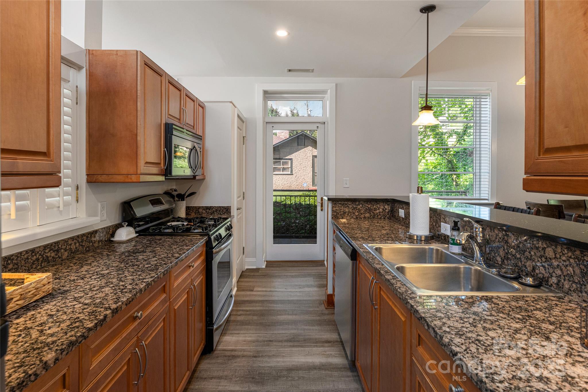 6 Village Lane Unit: B100