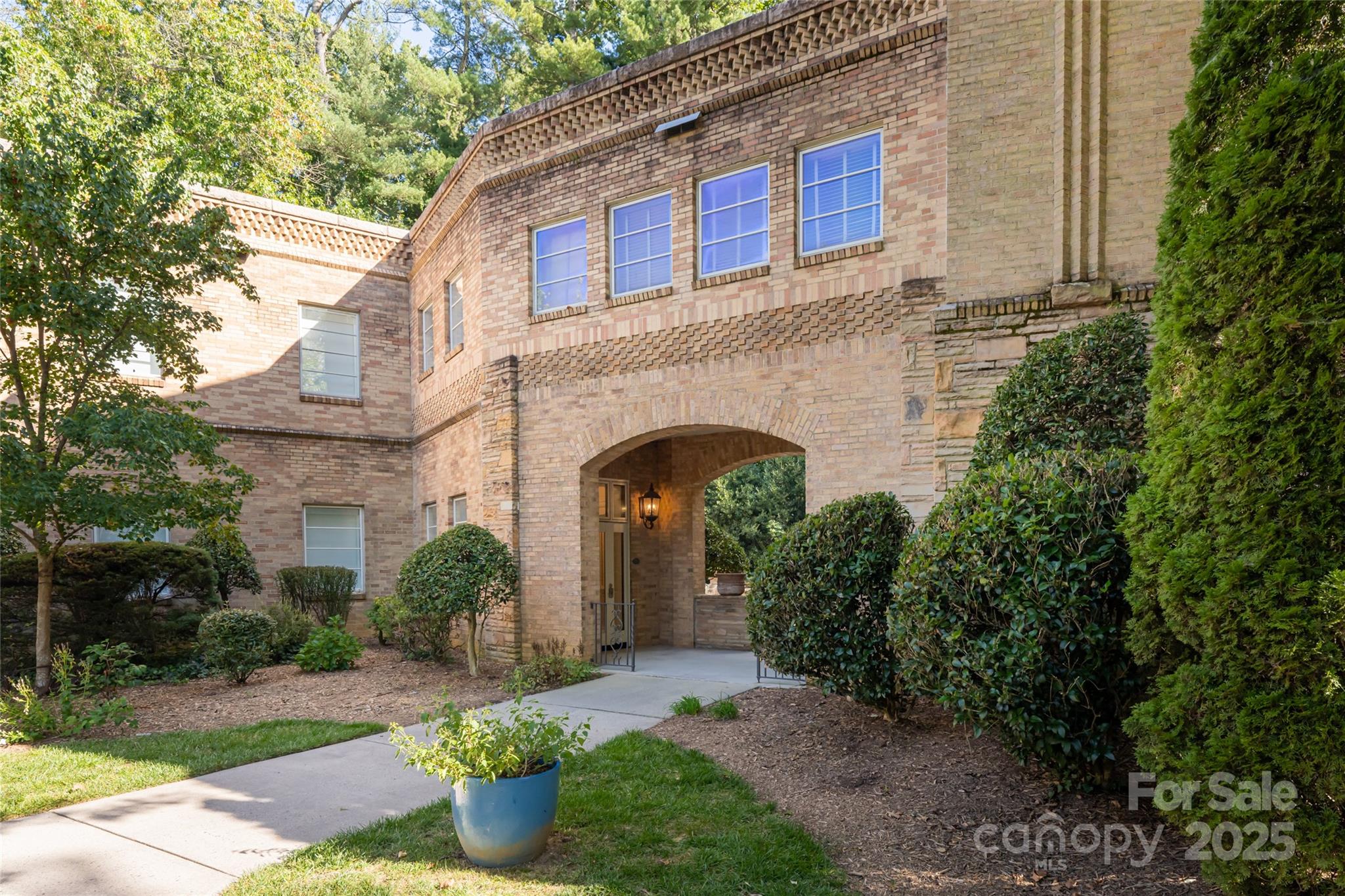 6 Village Lane Unit: B101