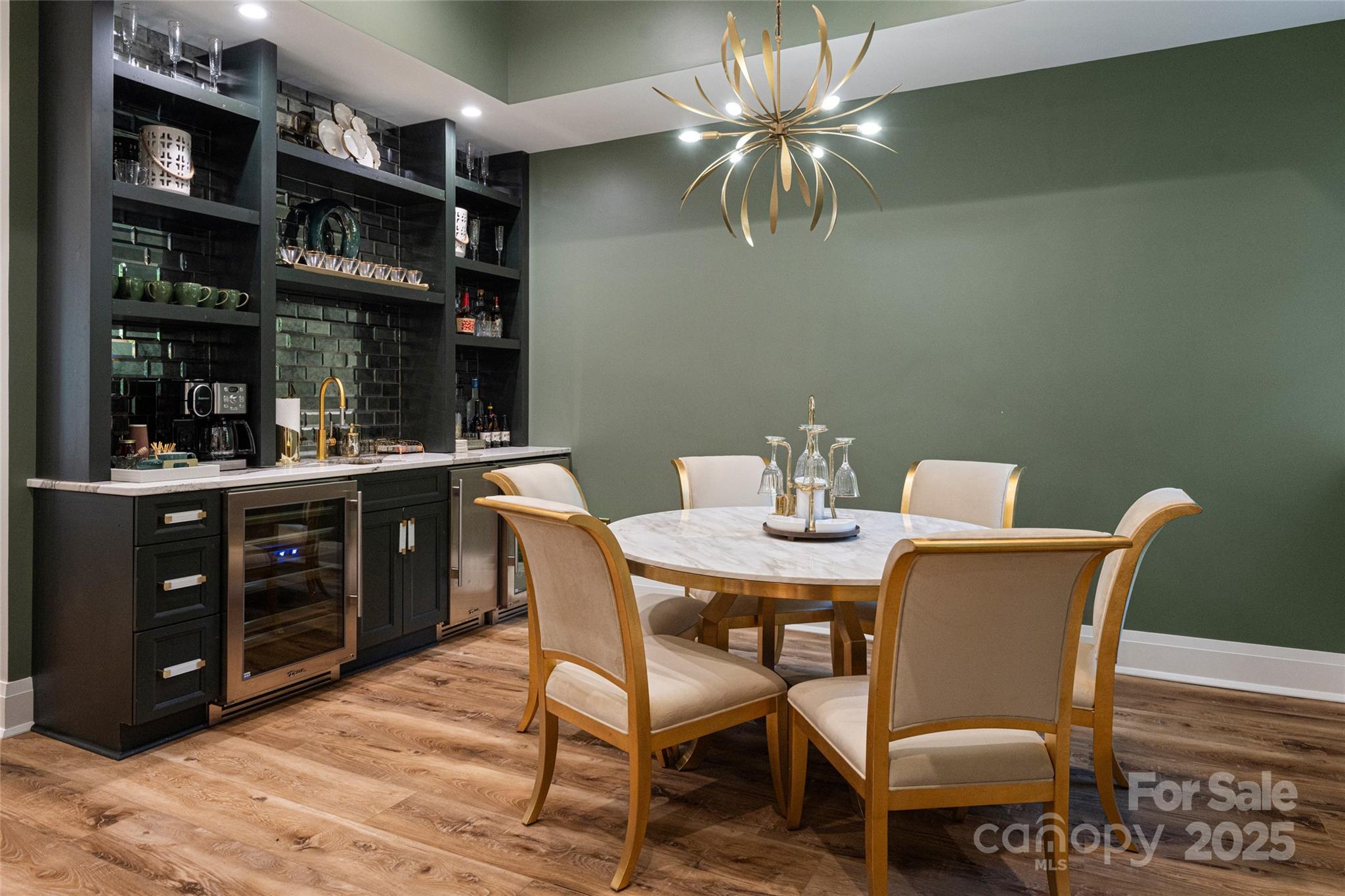 6 Village Lane Unit: B101