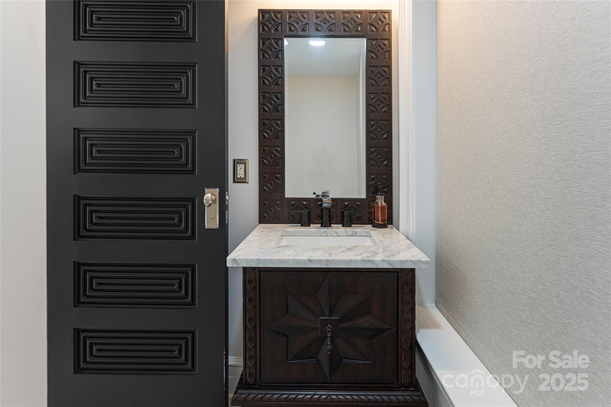 6 Village Lane Unit: B102