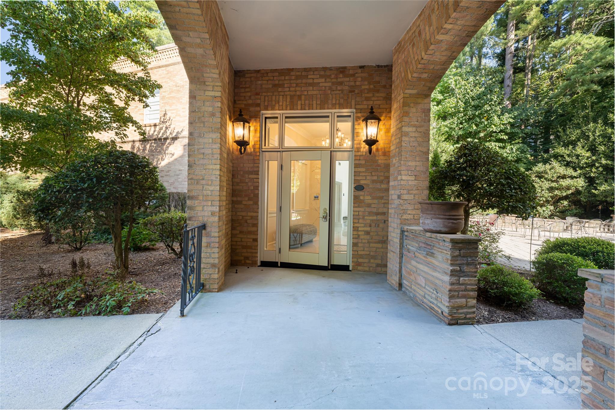 6 Village Lane Unit: B102