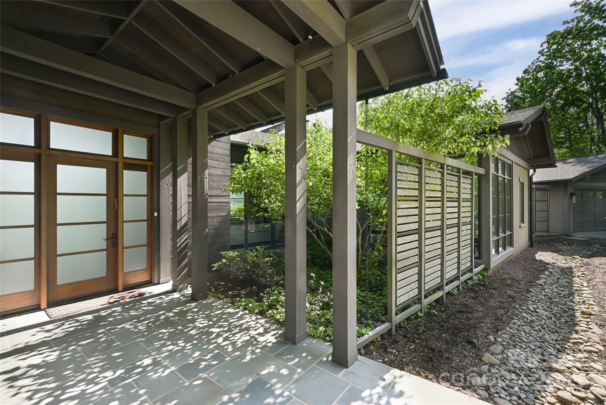 1121 Timberbluff Way