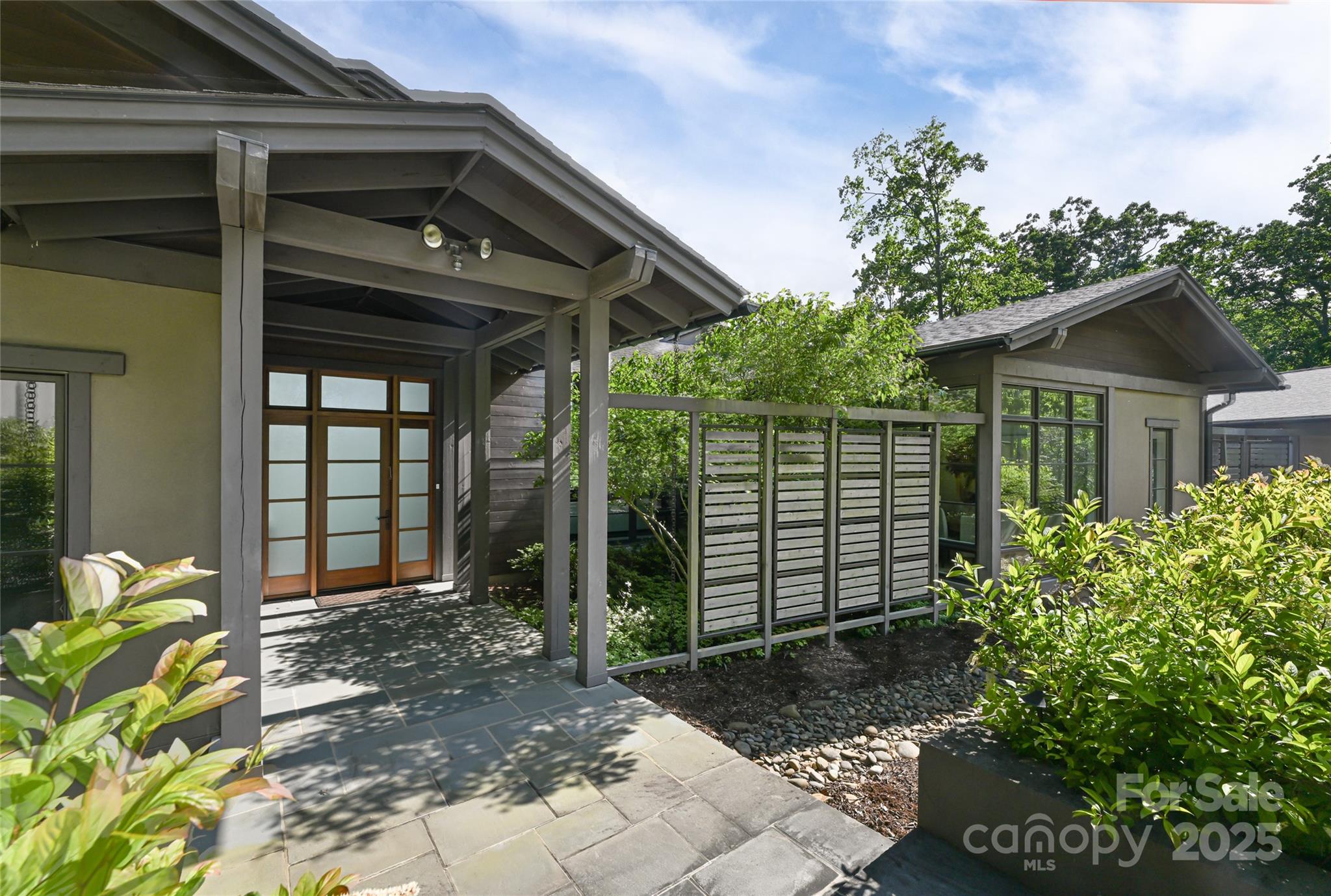 1121 Timberbluff Way