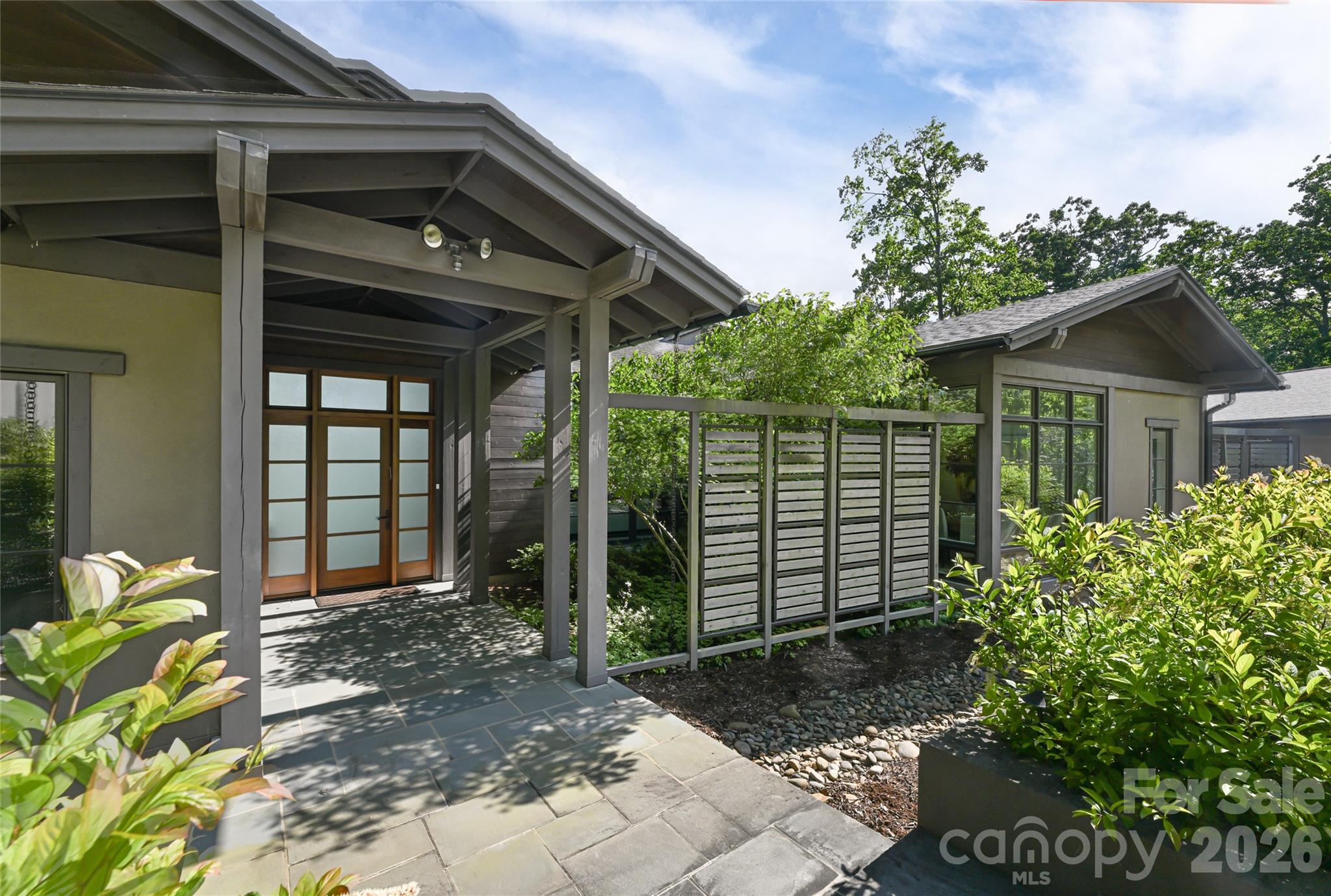 1121 Timberbluff Way