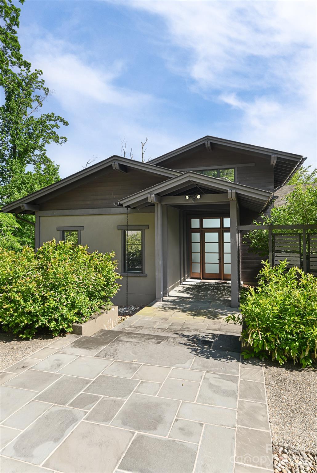 1121 Timberbluff Way