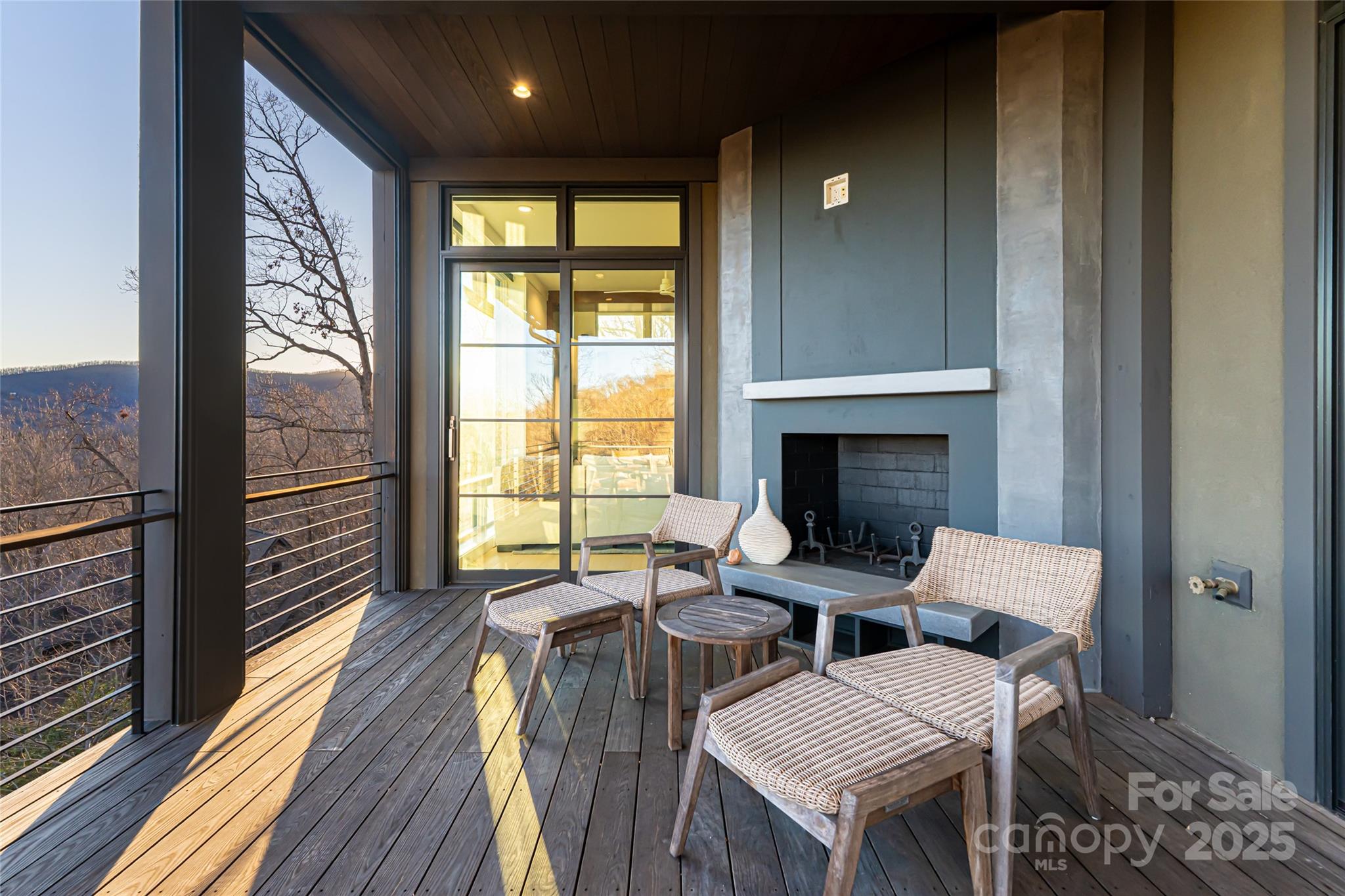 1121 Timberbluff Way