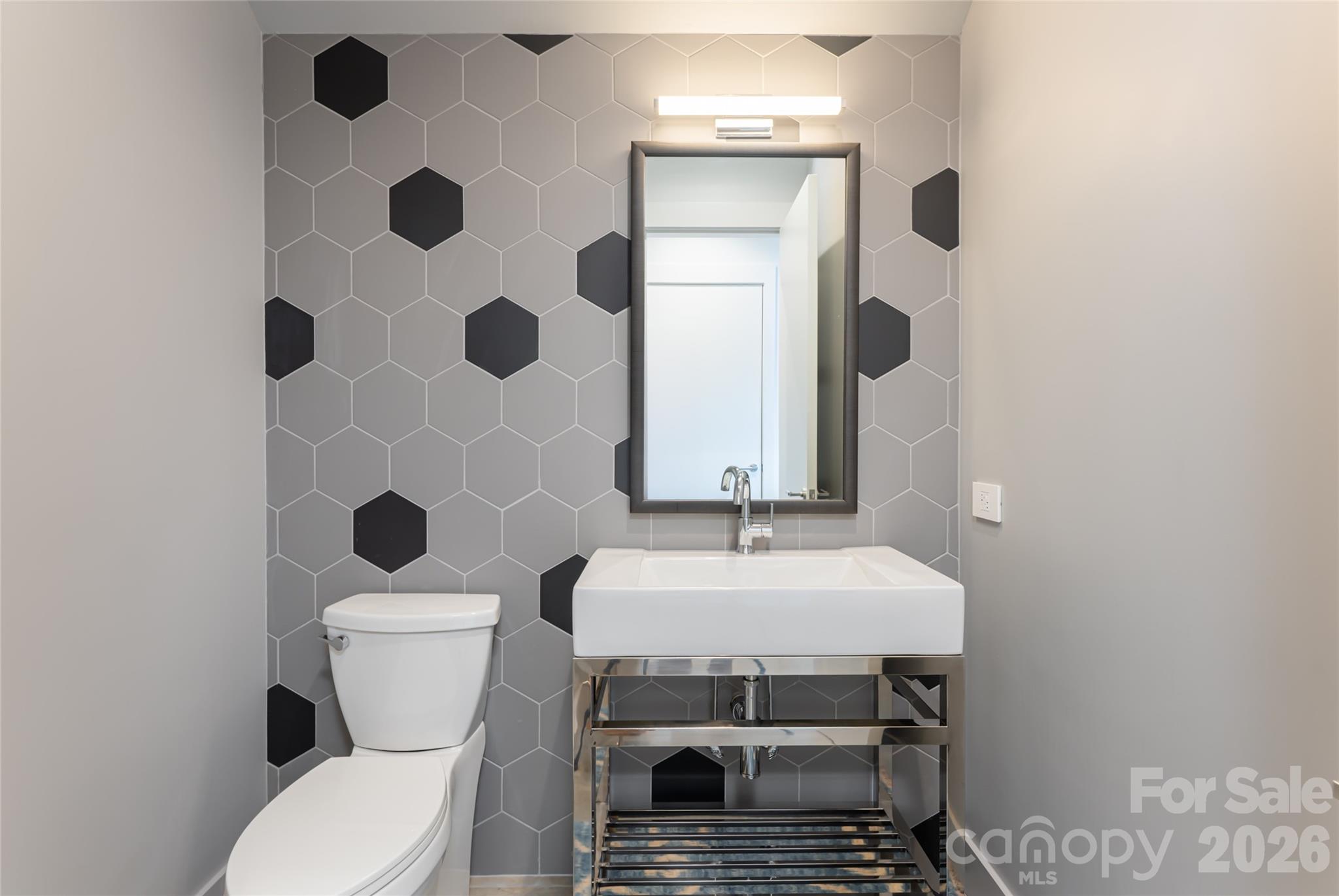 1121 Timberbluff Way