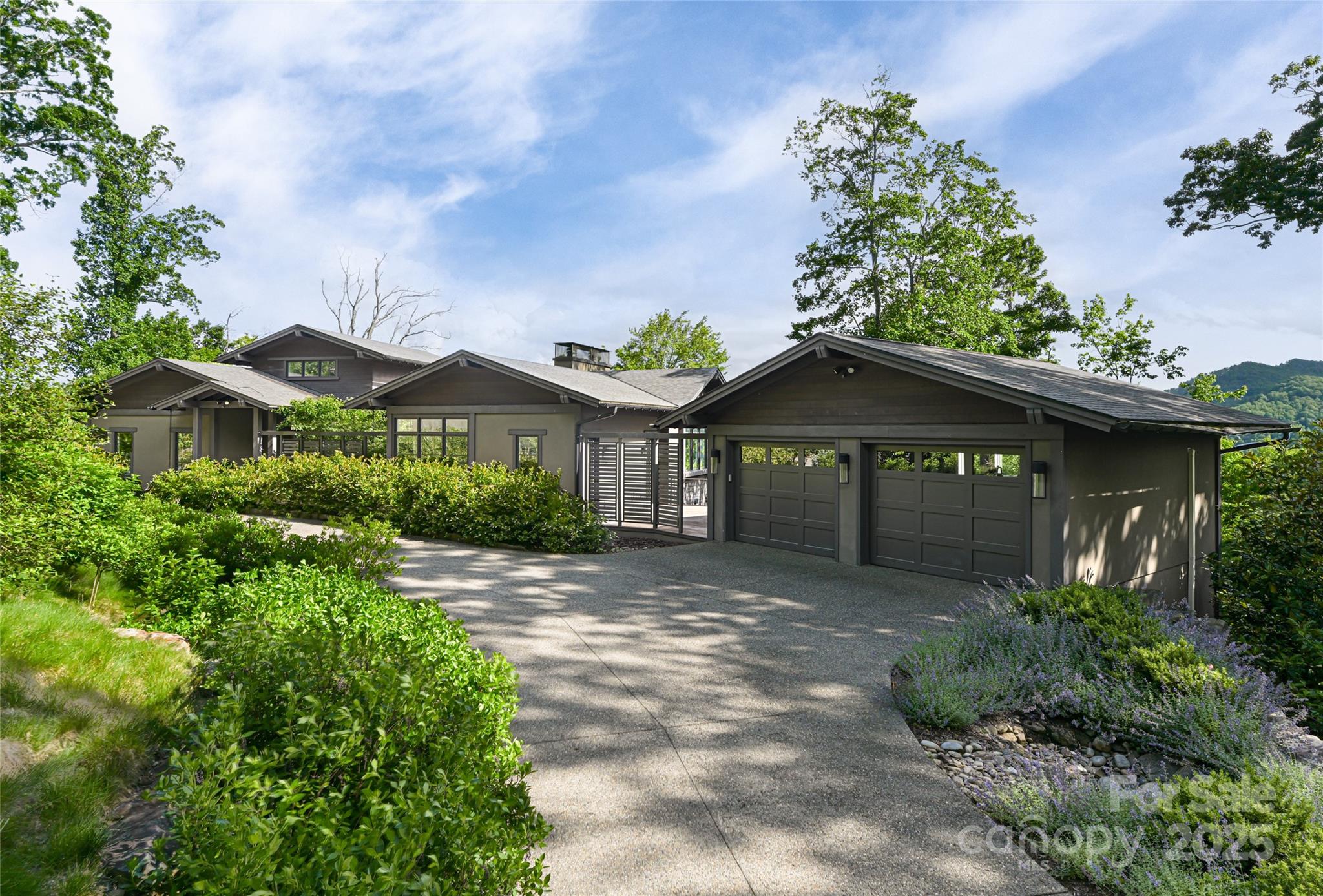 1121 Timberbluff Way