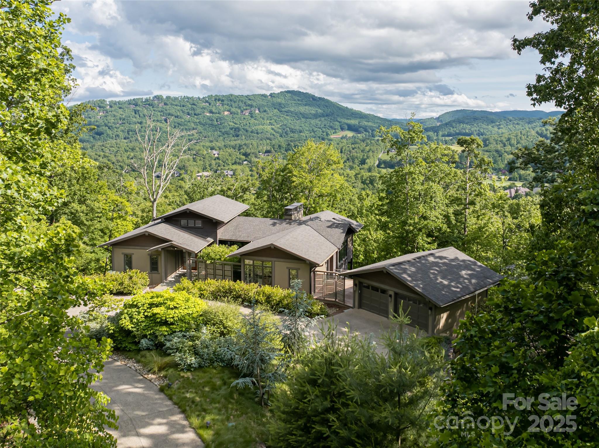 1121 Timberbluff Way