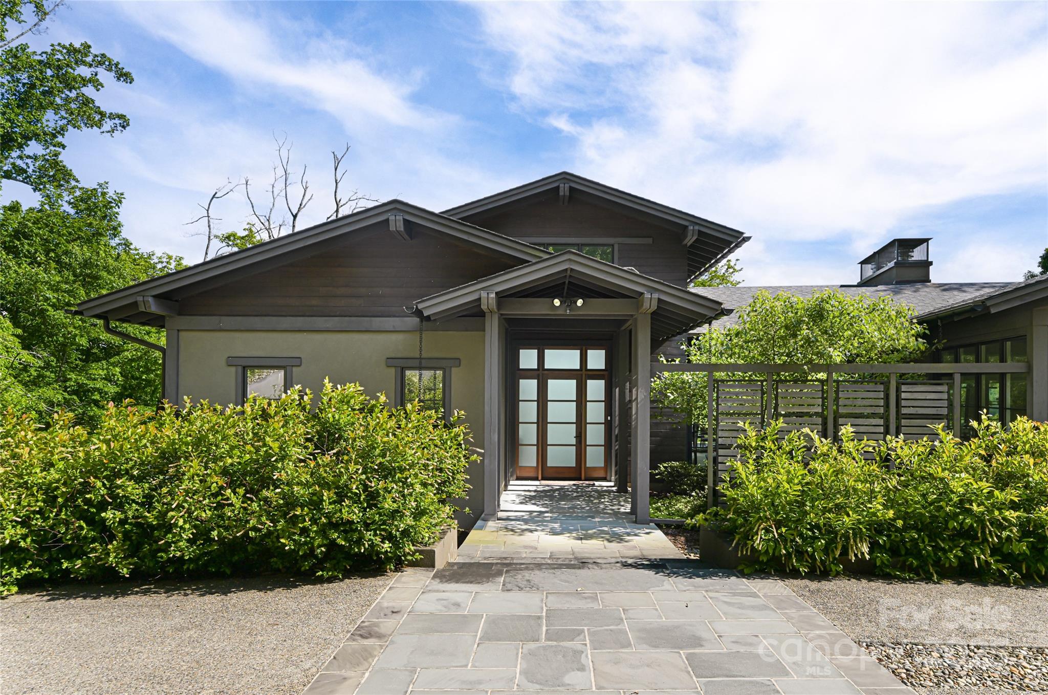 1121 Timberbluff Way