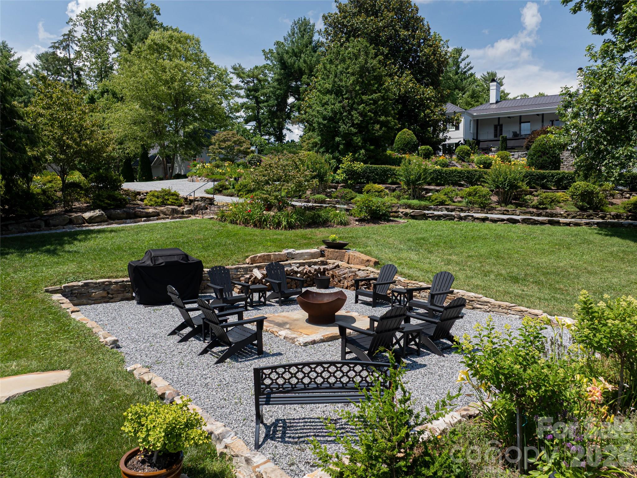 365 Sherwood Drive S